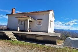 MATULJI - nezavršena kuća s velikim dvorištem, Matulji, Kuća