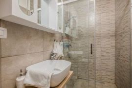 Krk - Pinezići, Krk, kamena kuća 150 m2 s bazenom i jacuzzijem, Krk, Maison