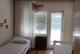 Selce, samostojeća kuća 350m2 sa 750m2 okućnice, Crikvenica, Ev