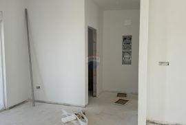 Otok Krk - Malinska, stan u novogradnji s pogledom na more, Malinska-Dubašnica, Wohnung