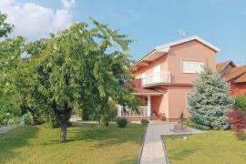 Kuća Velika Gorica 212 m2, Velika Gorica, House