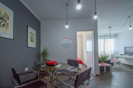 Rijeka, Turnić, stan uređen kao dva zasebna apartmana, Rijeka, Appartamento