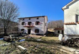 Istra, Ćićarija, dvije kamene kuće okružene netaknutom prirodom, Lanišće, Дом