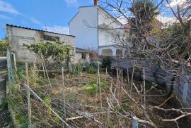 Istra, Ližnjan, kuća 195 m2  s dvorištem i garažom, Ližnjan, House