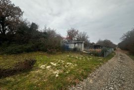 Istra, Peroj, negrađevinsko zemljište 648m2, Vodnjan, Land