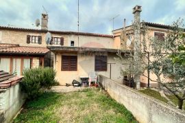 Istra, Novigrad, centar, autohtona kuća u nizu, samo 150 od mora, Novigrad, House