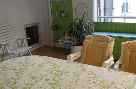 Istra, Pula stan u predivnoj venecijanskoj vili, Pula, Appartement