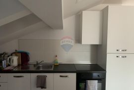 OTOK KRK-NJIVICE,apartman u potkrovlju, Omišalj, Apartamento