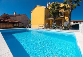 OTOK KRK-NJIVICE,apartman u potkrovlju, Omišalj, Apartamento