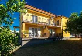 OTOK KRK-NJIVICE,apartman 4SS-DB -500 metara do paže, Omišalj, Daire