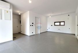 OPATIJA - centar, stan u novogradnji od 75,68 m2, Opatija, Appartamento