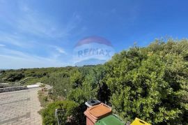 Grad Krk,zemljište u stambeno-poslovnoj zoni,3170 m2,280 eur/m2, Krk, Terrain