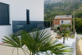 Draga Bašćanska stan 1.kat, 62m2, novogradnja, Baška, Apartamento