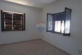 Istra, Pula, Veruda, poslovni prostor za tihu djelatnost, Pula, Commercial property