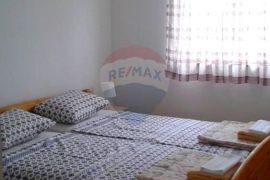 Rovinj-Rovinjsko Selo-kvalitetan stan,2 SS+parking+vrt+tavan, Rovinj, Appartement