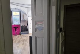 Istra, dva stana u austrougarskoj vili, Pula, Appartement