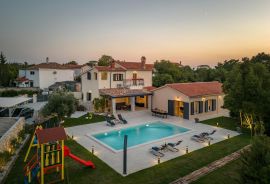 Istra, Kunj - Villa s bazenom i okućnicom od 2208 m2, Raša, Ev