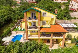 OPATIJA, BREGI - Vila novogradnja u mediteranskom stilu s dvije stambene jedinice, bazenom, gostinjskom kućom, tavernom i dječjim igralištem, Matulji, House