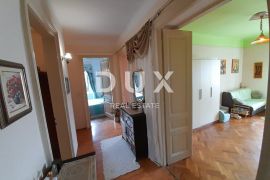 RIJEKA, CENTAR - stan 3S+DB u strogom centru grada s pogledom na more! PRILIKA!, Rijeka, Διαμέρισμα