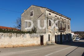 ISTRA, TINJAN - Kamena kuća za adaptaciju, mogućnost gradnje 5 stambenih jedinica, Tinjan, House