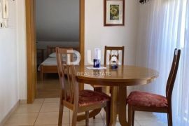 TROGIR, ČIOVO - Prostrana apartmanska kuća u blizini mora, Okrug, Casa