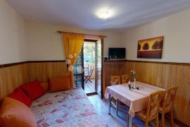 Pansion komfor- hotelski apartmani uz more, Sukošan, Casa