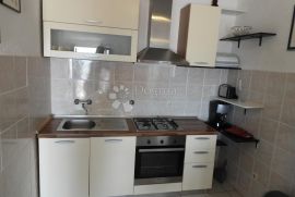 ROGOZNICA - Apartmanska kuća sa spektakularnim pogledom, Rogoznica, Σπίτι