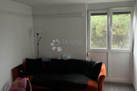 DVOSOBAN STAN: SPLIT,KMAN 77,66m2, Split, Apartamento