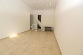 VIŠKOVO POSLOVNI PROSTOR 120M2, Viškovo, Commercial property