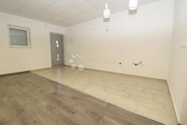 VIŠKOVO POSLOVNI PROSTOR 120M2, Viškovo, Commercial property