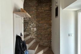 PREDIVNA RENOVIRANA KUĆA 160M2 - Šišan, Ližnjan, Ev