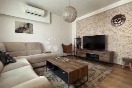 PREDIVNA RENOVIRANA KUĆA 160M2 - Šišan, Ližnjan, Дом