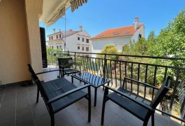 MALINSKA - APARTMAN BLIZU CENTRA I MORA, Malinska-Dubašnica, Διαμέρισμα