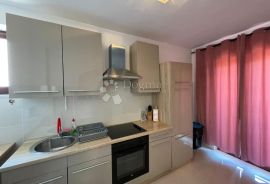 MALINSKA - APARTMAN BLIZU CENTRA I MORA, Malinska-Dubašnica, Daire