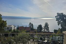 OPATIJA, stan s dva balkona i otvorenim pogledom na more, Opatija, Kвартира