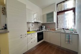 OPATIJA, stan s dva balkona i otvorenim pogledom na more, Opatija, Apartamento