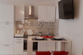 Garsonjera odmah useljiva!!!!, Rijeka, Appartement