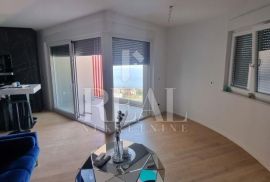 Martinkovac stan 77 m2,2S+DB,logia pogled na more, Rijeka, شقة