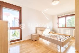 Zagreb, Vrbani III prekrasan četverosobni stan 95m2, Zagreb, Apartamento