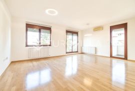 Zagreb, Vrbani III prekrasan četverosobni stan 95m2, Zagreb, Apartamento