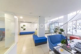 Osijek, Centar, poslovna zgrada 256 m2 u strogom centru, Osijek, العقارات التجارية