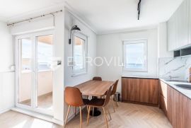 Podstrana, Strožanac - tek uređena garsonijera s pogledom, Podstrana, Appartment