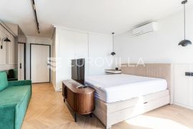 Podstrana, Strožanac - tek uređena garsonijera s pogledom, Podstrana, Appartment