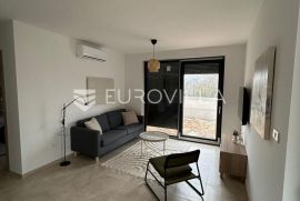 Istra, Medulin, dvosobni stan s vrtom i bazenom, Medulin, Appartment