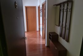 OTOK KRK-PINEZIĆI apartman sa pogledom na more i garažom, Krk, Appartment