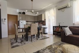 Stan u prizemlju s okućnicom u blizini Poreča, Poreč, Appartement