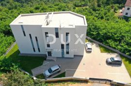 OPATIJA, IKA - posljednji stan u novogradnji 99m2 + krovna terasa 66m2, panoramski pogled na more, Opatija - Okolica, شقة