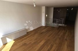 Useljivi apartman sa pogledom na more, Povljana, Flat