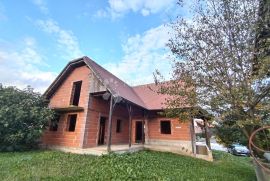 Kuća s potencijalom u blizini Križevaca, Križevci, House