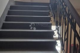 Stan u strogom centru sa parkirnim mjestom i pogledom na more, Rijeka, Appartment